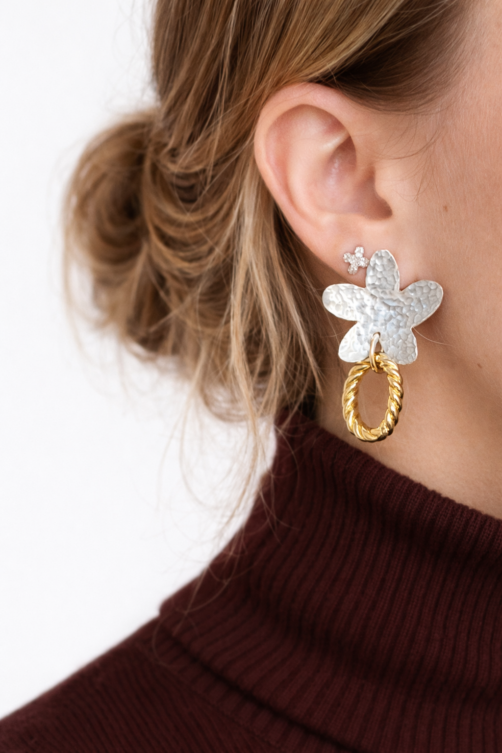 עגילי Flower Twist