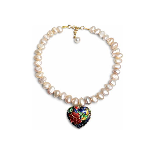 שרשרת פנינים עם תליון לב צבעוני