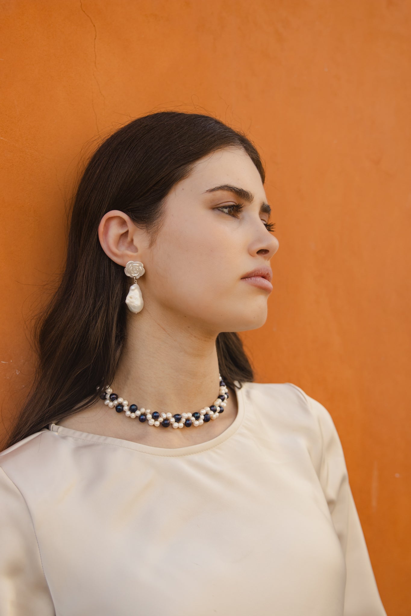 Twist Pearl | שרשרת פנינים שזורה שחור לבן